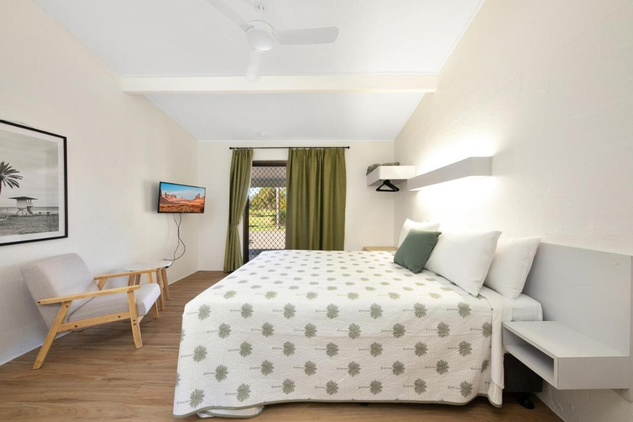 Kinka Palms Motel Yeppoon Exterior photo